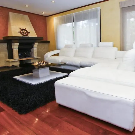 Planet Villa